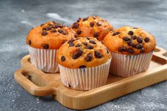 Muffin de aveia, banana e chocolate amargo