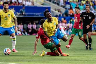 Vini Jr sofre falta no duelo contra Marrocos .