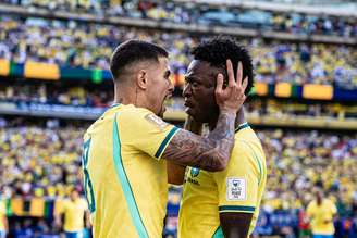 Bruno Guimarães e Vini Jr 