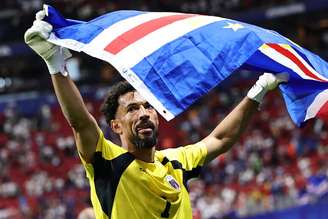 Grande favorita ao título do Mundial, La Roja decepcionou diante do oponente africano