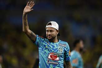 Neymar segue em recuperação de lesão na panturrilha