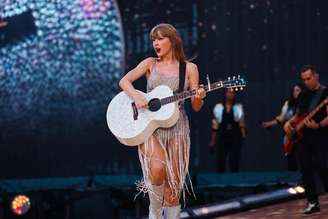 Time leiloa assento usado por Taylor Swift em jogo da NBA