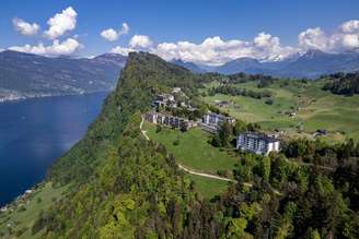 Vista aérea do Monte Burgenstock e do Lago Lucerna