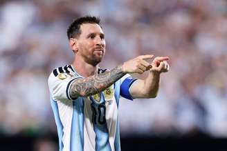 Lionel Messi comemora terceiro gol feito contra a Argélia em partida da primeira rodada do grupo J da Copa do Mundo 
