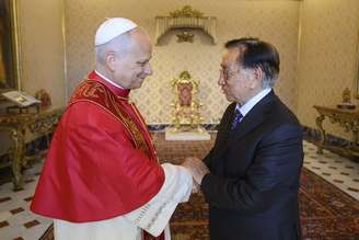 Papa Leão XIV recebe presidente do Peru, José María Balcázar, no Vaticano