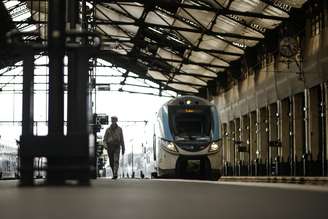 Vítima é o maquinista do trem que partiu de Corby com destino à capital britânica