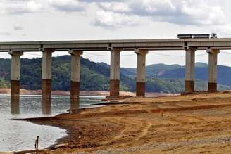 Em 2014, São Paulo enfrentou uma crise hídrica. Na época, a represa Atibainha, na cidade de Nazaré Paulista, sofreu com a falta de chuvas.