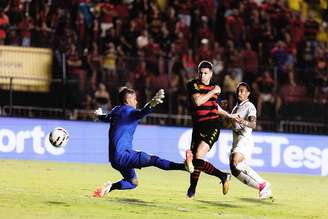 Perotti abre o placar para o Sport no primeiro tempo –