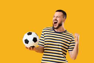 A paixão pelo esporte também pode ser vivida por meio de sons, sensações e recursos de acessibilidade que aproximam pessoas com deficiência visual dos jogos