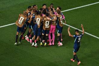 Brasil venceu o Haiti por 3 a 0, garantindo liderança do grupo na segunda rodada e eliminando a seleção haitiana da Copa do Mundo 2026