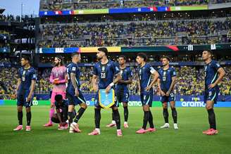 Seleção Brasileira está jogando com meiões pretos