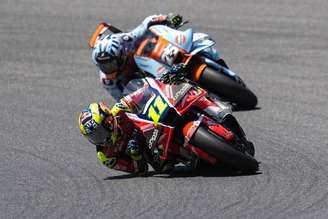 Diogo Moreira e Raúl Fernández durante a Sprint do GP da Tchéquia