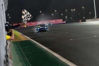 Com um ritmo alucinante, Felipe Baptista sai de quinto para vencer a sprint de Cuiabá
