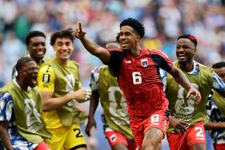 Cabo Verde comemora gol contra o Uruguai