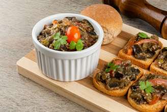 antepasto de berinjela.