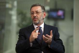 Ministro diz que setor automotivo precisa olhar o 'filme todo' para se acalmar