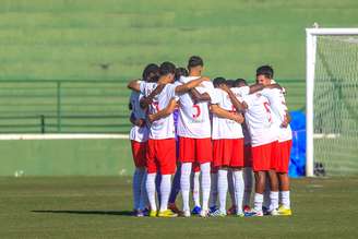 Jogadores do time sub-17 do Red Bull Bragantino. 