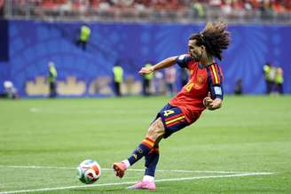 Marc Cucurella, lateral da Espanha, em partida contra a Arábia Saudita pelo grupo H da Copa do Mundo 