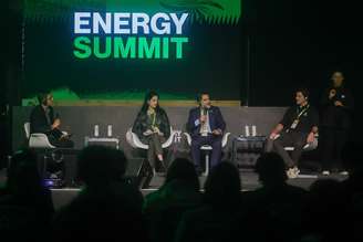 Painel debateu 'Aviação sustentável: Inovação, combustíveis e novas rotas'