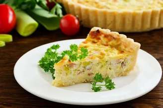 Quiche de alho-poró com queijo.