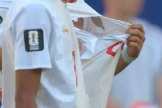 Uniformes rasgados da Puma na Copa: uma cena comum –