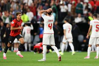 Shoja Khalilzadeh, do Irã, eage após um gol ser anulado durante a partida contra o Egito