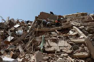 Vista de um prédio após o terremoto no estado de La Guaira, Venezuela, em 26 de junho de 2026.
