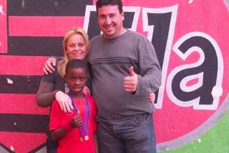 Cacau, Valéria e Vini Jr quando criança na escolinha de futebol