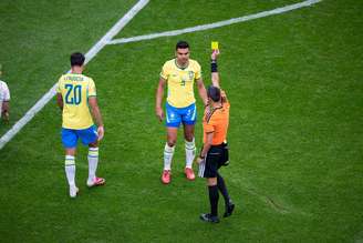 Casemiro levou amarelo contra o Japão e está pendurado para as oitavas.