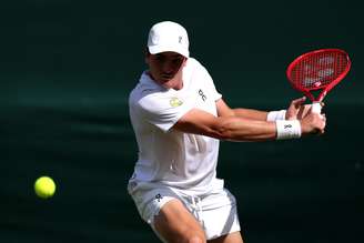 João Fonseca iniciou sua trajetória em Wimbledon nesta segunda-feira, 29, contra o espanhol Roberto Bautista Agut