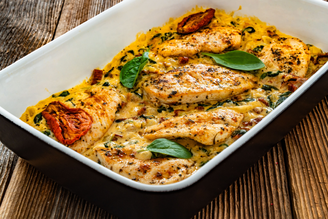 Frango cremoso com espinafre e tomate seco