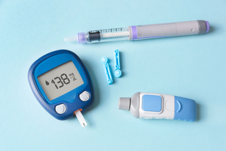 Aumento da sede, fome excessiva e cansaço persistente estão entre os principais sinais do diabetes