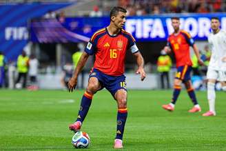 A Espanha vence sem sofrer gols da Áustria?