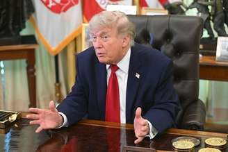 Donald Trump ganhou ao menos US$ 2,2 bilhões (cerca de R$ 11,9 bilhões) em seu primeiro ano de volta à Casa Branca, segundo declaração divulgada na terça-feira (30/6)