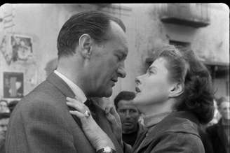 Ingrid Bergman e George Sanders em cena de 'Romance na Itália'