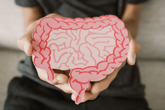 A disbiose é um desequilíbrio da microbiota intestinal, conjunto de trilhões de microrganismos que vivem naturalmente no intestino