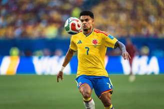 Luis Díaz busca seu quarto gol na Copa de 2026 para ingressar de vez na briga pela artilharia.