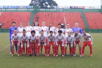 Jogadoras do time sub-20 das Bragantinas. 