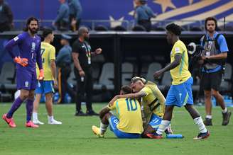 O jogador Neymar, do Brasil, lamenta derrota para a Noruega ao final da partida válida pelas oitavas de final da Copa do Mundo disputada em East Rutherford Nova Jersey, perto de Nova York, nos Estados Unidos, neste domingo, 5 de julho de 2026. 