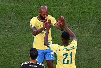 Igor Thiago e Luiz Henrique em jogo da Seleção Brasileira