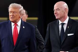 Donald Trump ao lado de Gianni Infantino, presidente da Fifa