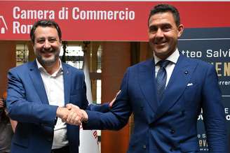 Matteo Salvini com seu ex-aliado e agora desafeto Roberto Vannacci