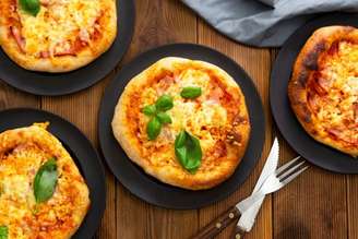 massa de pizza sem glúten.