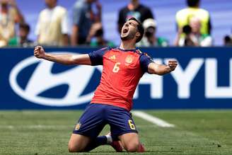 Mikel Merino, da Espanha, comemora gol que garantiu classificação contra a Bélgica, pelas quartas de final da Copa do Mundo de 2026