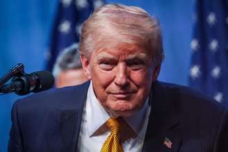 Trump durante reunião da Otan