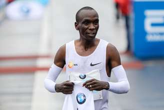 A queniano Eliud Kipchoge na Maratona de Berlim, na Alemanha (Foto: Fernanda Paradizo)