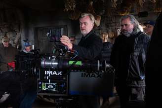Christopher Nolan rebate críticas sobre escalação de elenco de 'A Odisseia'.