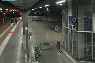 Criminosos mataram membro de grupo rival em uma estação de trem da cidade