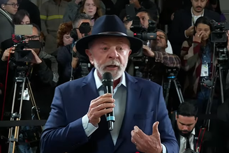 O presidente Lula (PT) em discurso nesta segunda-feira, 13
