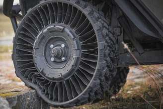 Engenheiros da Michelin criaram a roda indestrutível: um pneu sem ar projetado para resistir a explosões.